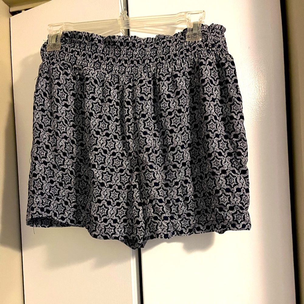 Blue & White Patterned Casual Shorts